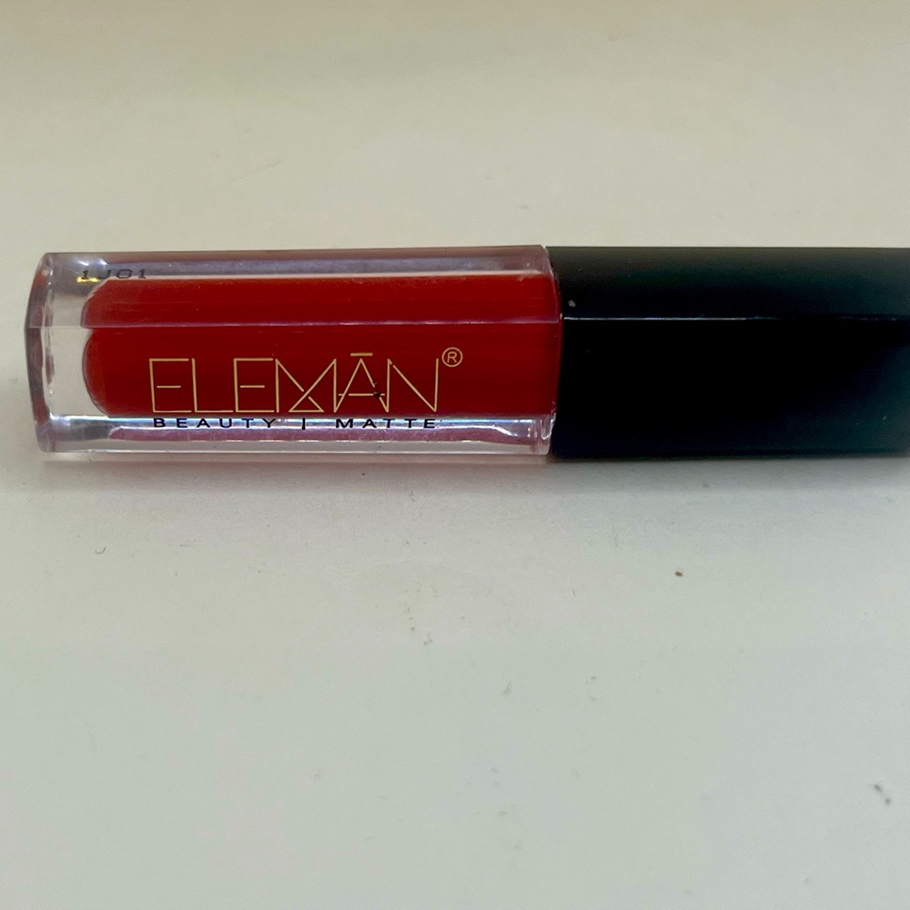 Eleman red liquid lipstick